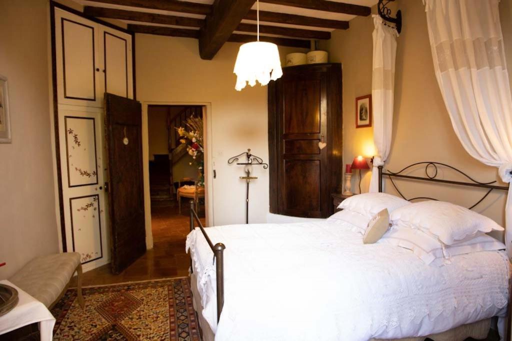 Отель Le Logis Saint Victor Coufouleux Экстерьер фото